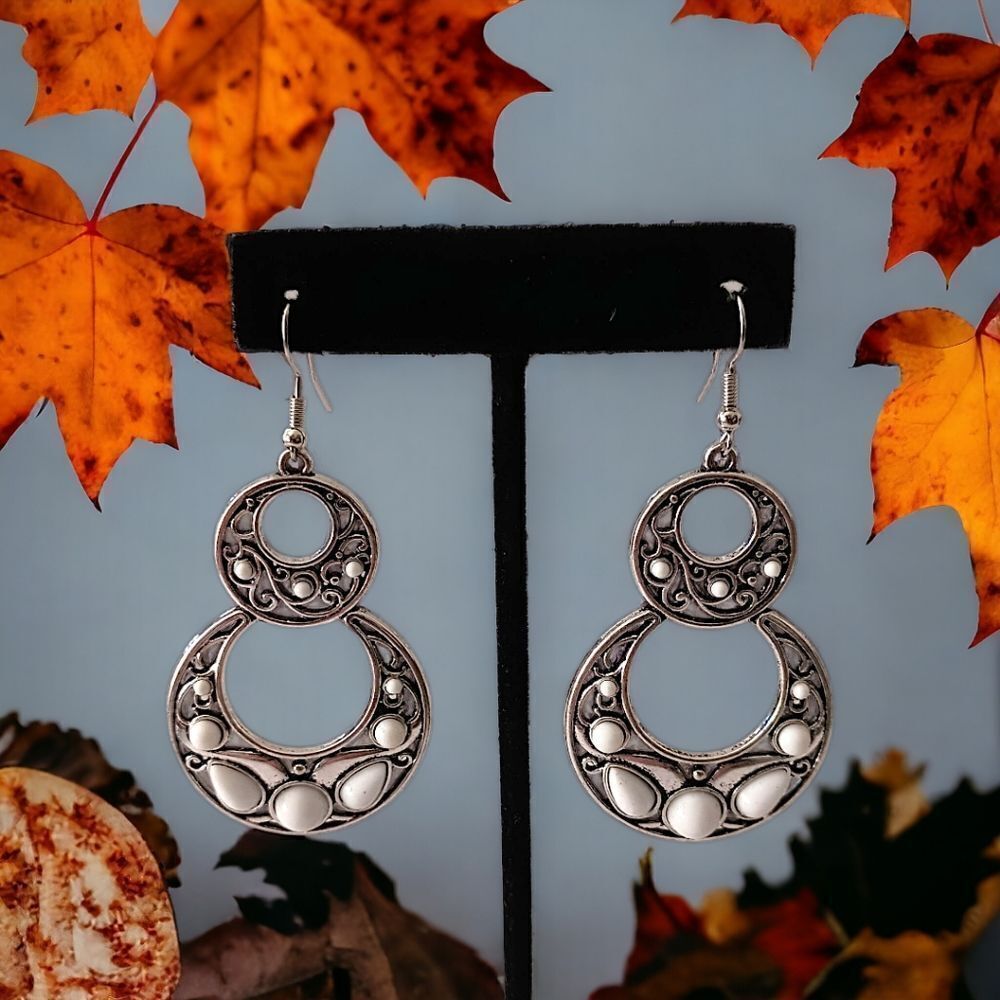 Boho Chandelier Dangle Earrings White Cabochons Silver Tone Western Whimsigoth.‎